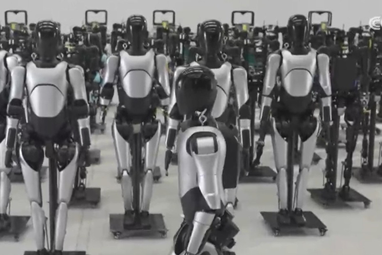 央视报道！揭秘AG庄闲集团机器人量产超级工厂