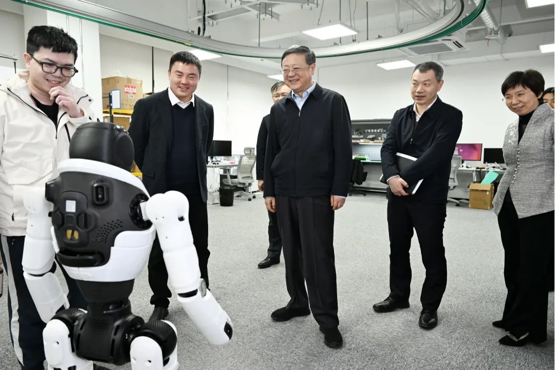 上海市委书记陈吉宁专题调研AG庄闲集团机器人